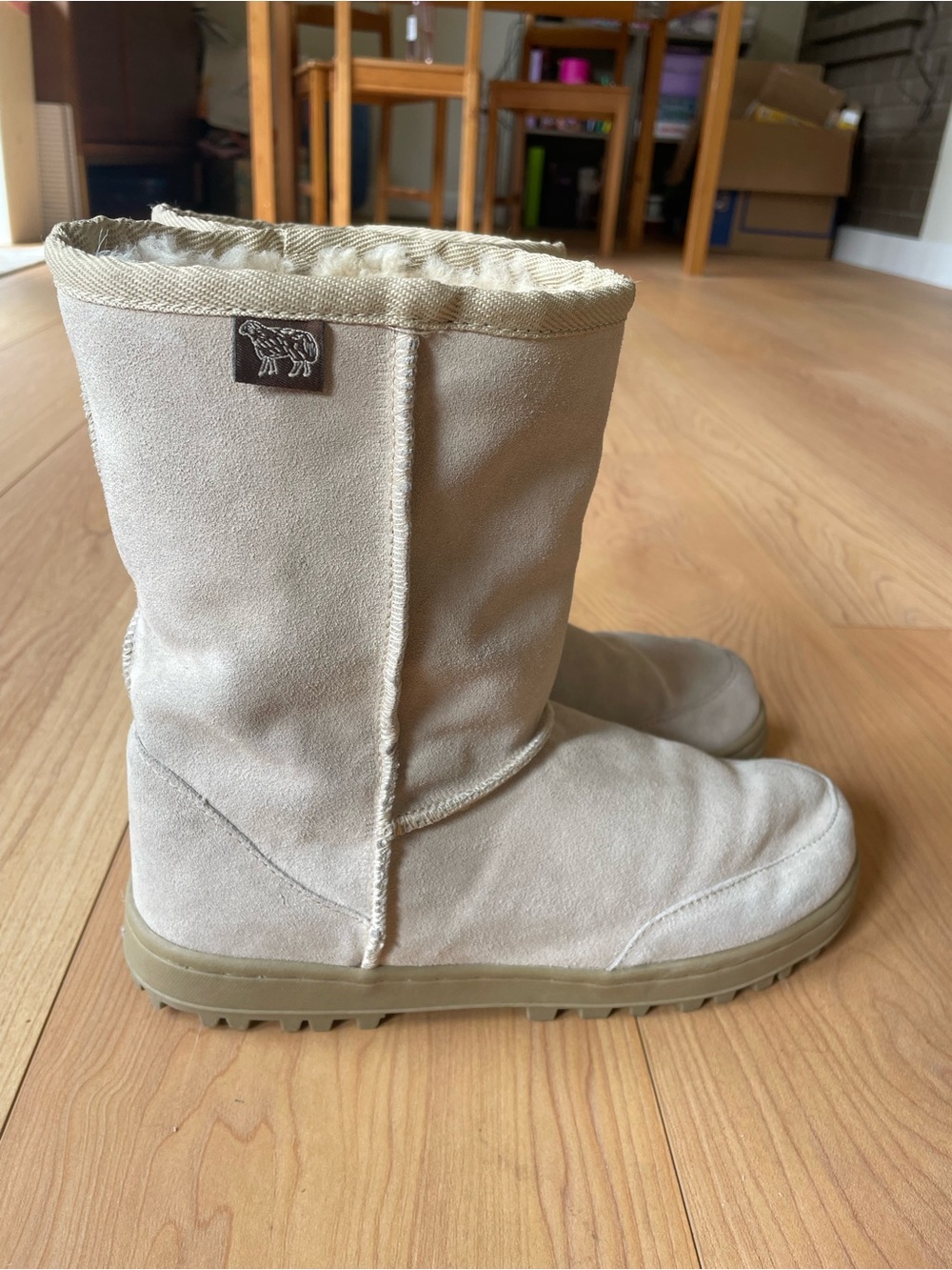 Australian Boot Company Women's Short Shearling Boots in light Beige